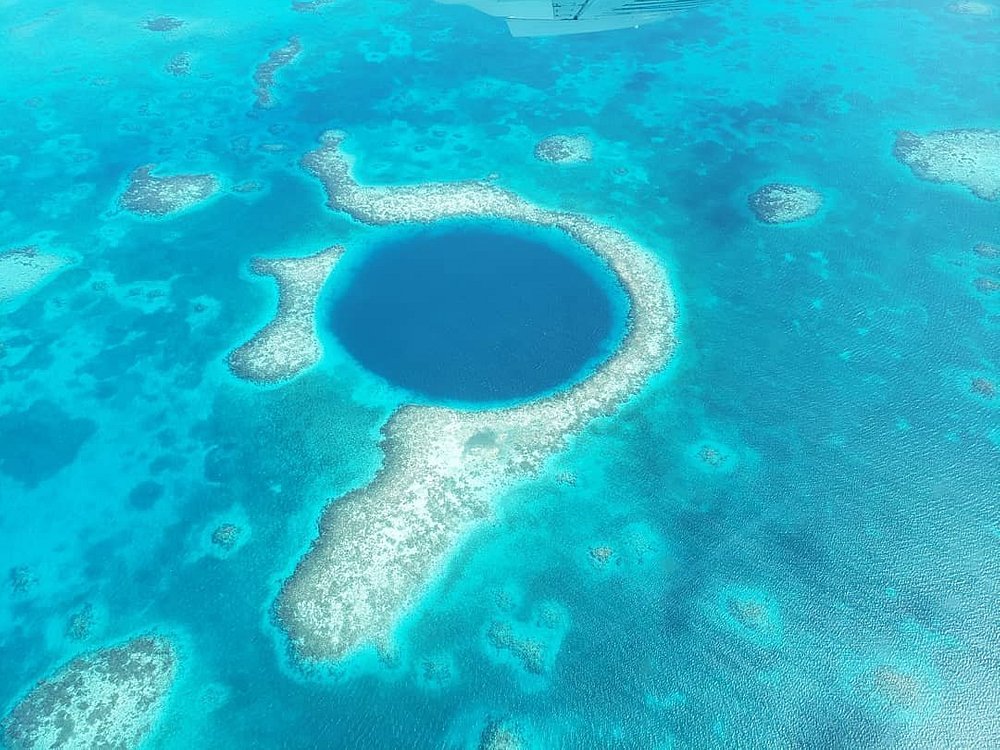 Things to do in Belize - The Great Blue Hole aerial view